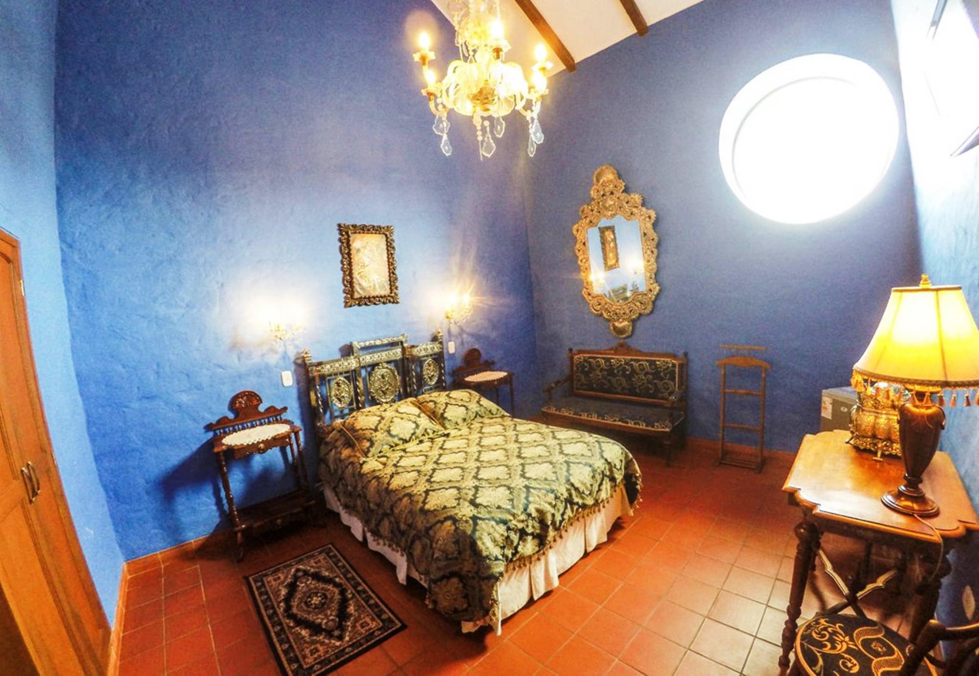 Monasterio, Room