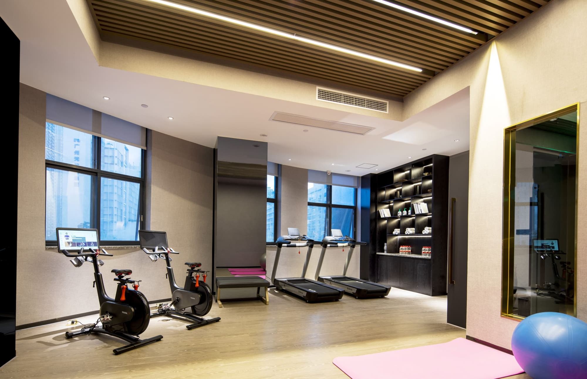 Arthur Hotel Zhujiang New Town Guangzhou, Sports and Entertainment