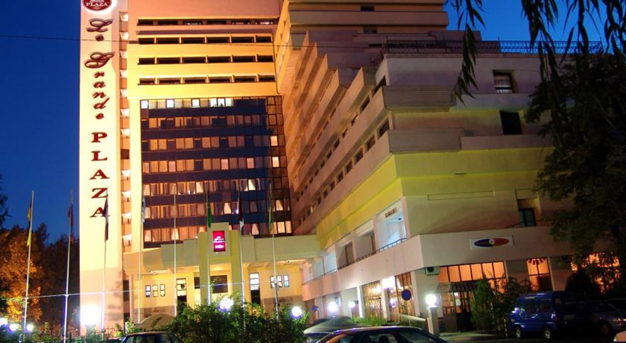 Le Grande Plaza Hotel, General view