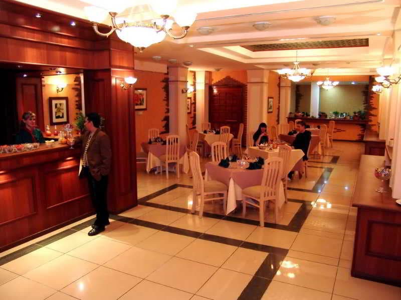 Le Grande Plaza Hotel, Bar