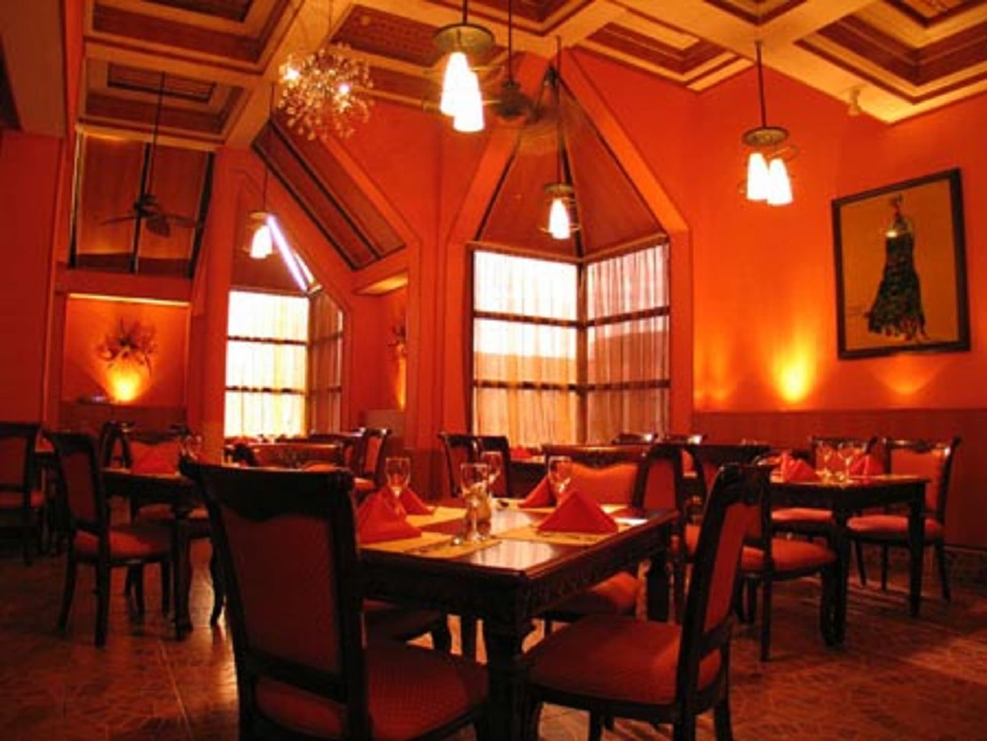 Le Grande Plaza Hotel, Bar