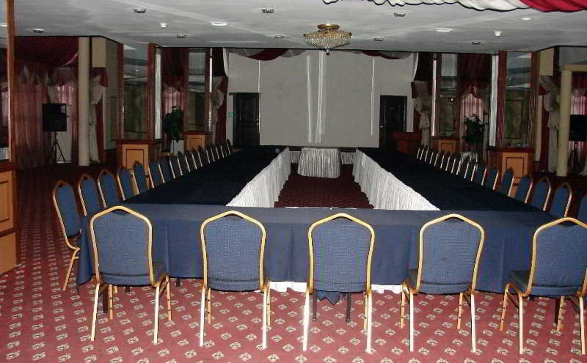 Le Grande Plaza Hotel, Conferences