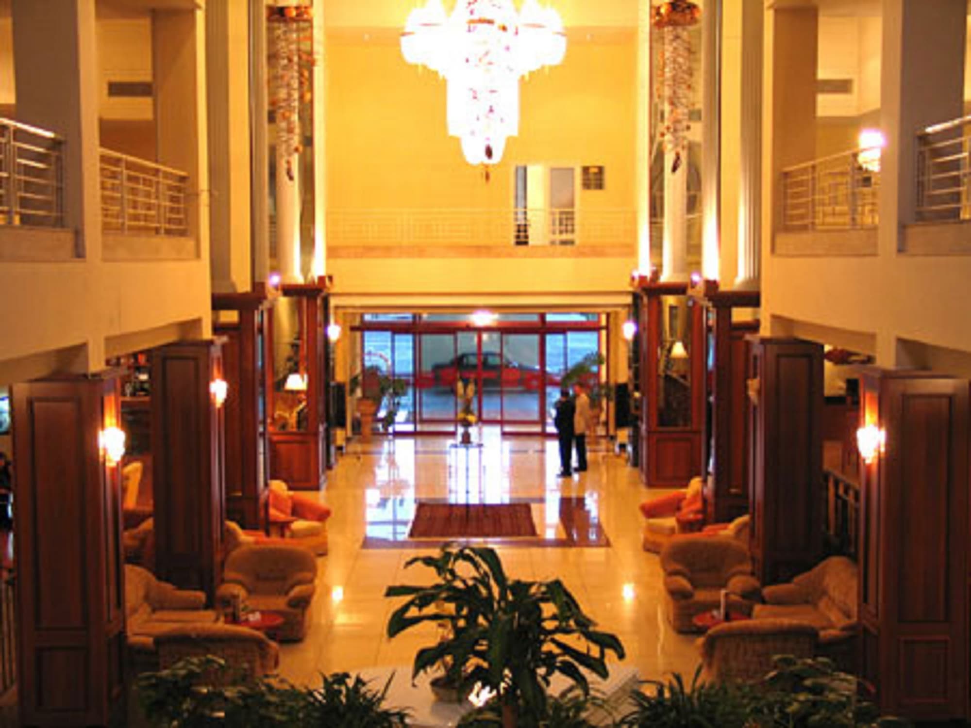 Le Grande Plaza Hotel, Lobby