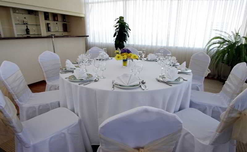 Le Grande Plaza Hotel, Restaurant