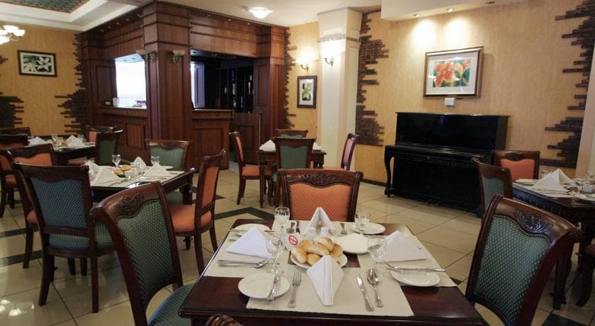 Le Grande Plaza Hotel, Restaurant