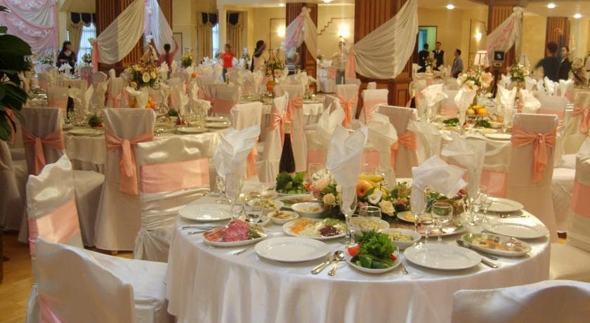 Le Grande Plaza Hotel, Restaurant