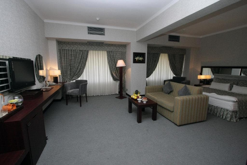 Le Grande Plaza Hotel, Room