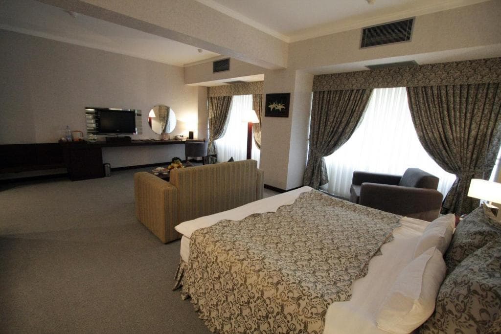 Le Grande Plaza Hotel, Room
