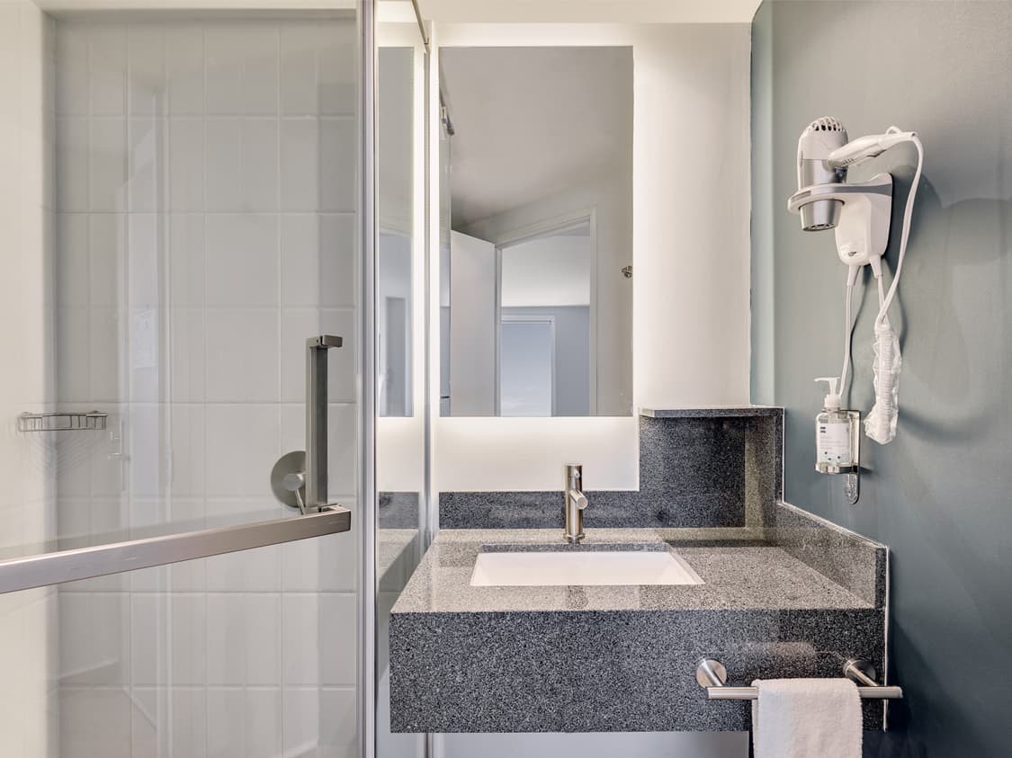 One Acapulco Costera, Room