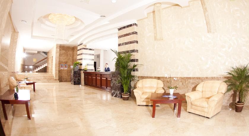 Grand Targu Mures, Lobby