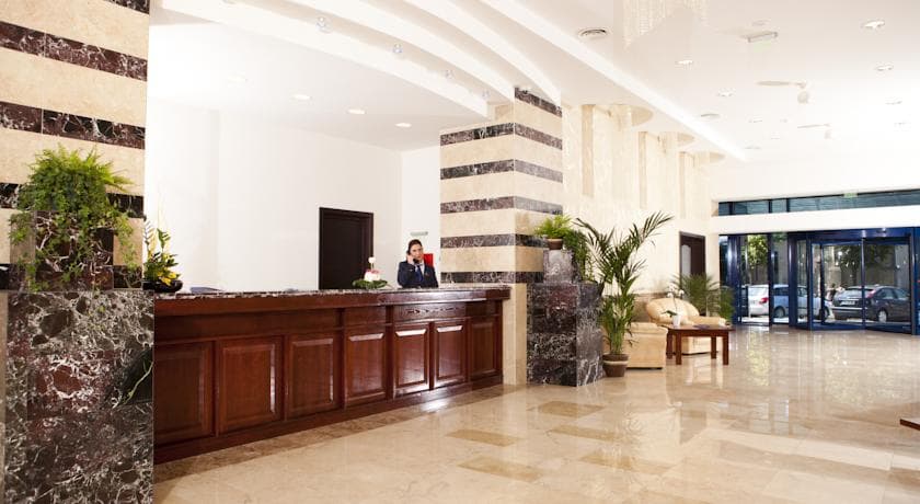 Grand Targu Mures, Lobby