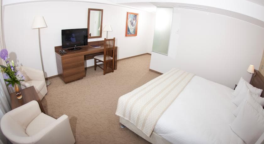 Grand Targu Mures, Room