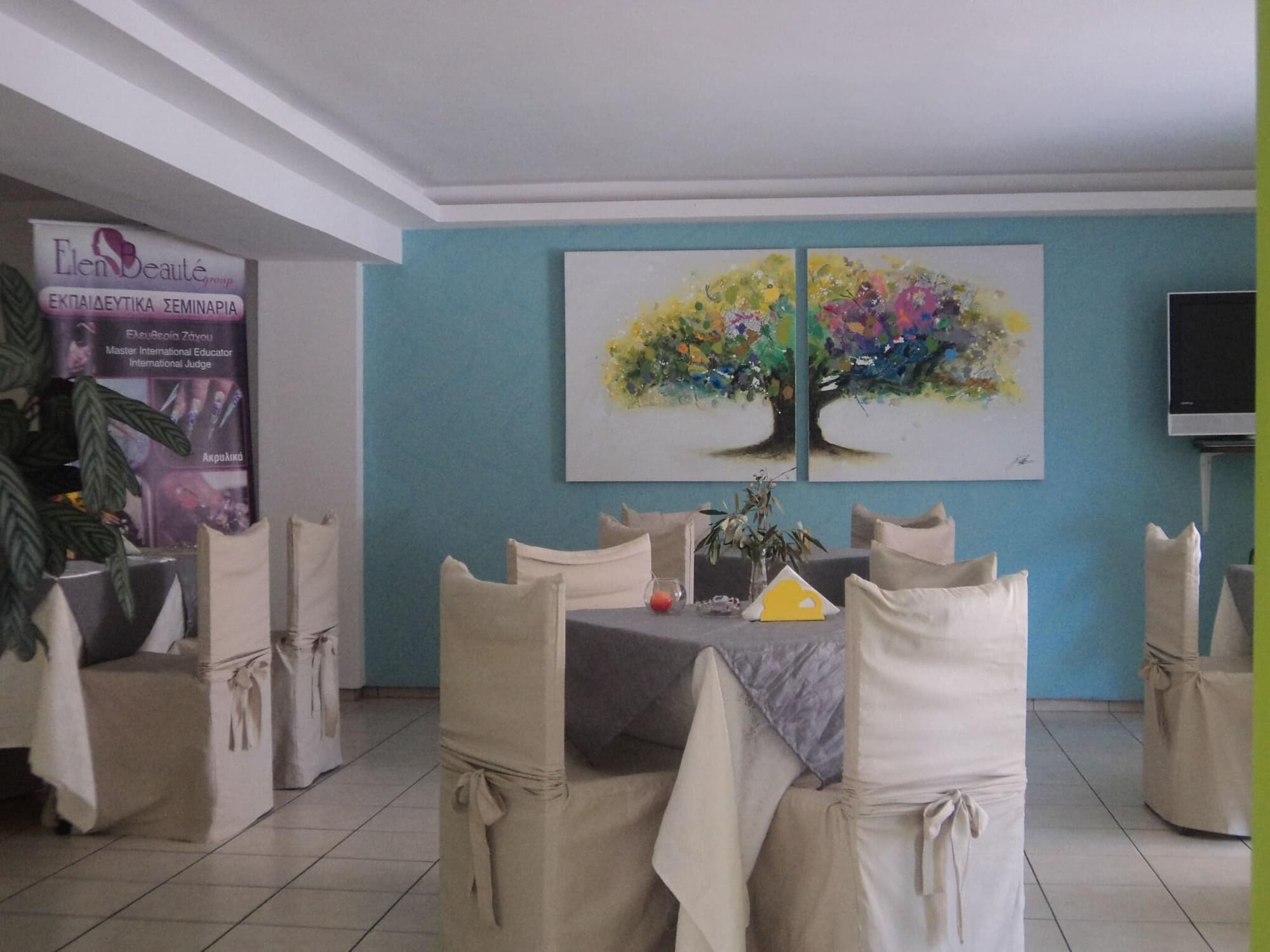 Pasiphae, Restaurant