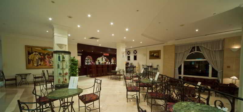 Bella Vista Resort, Bar