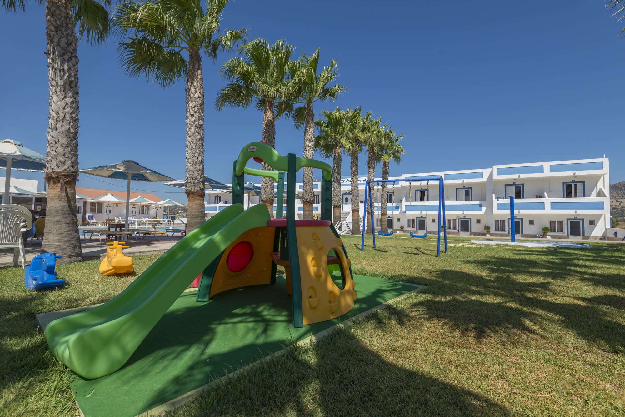 Mammis Beach, Sports and Entertainment