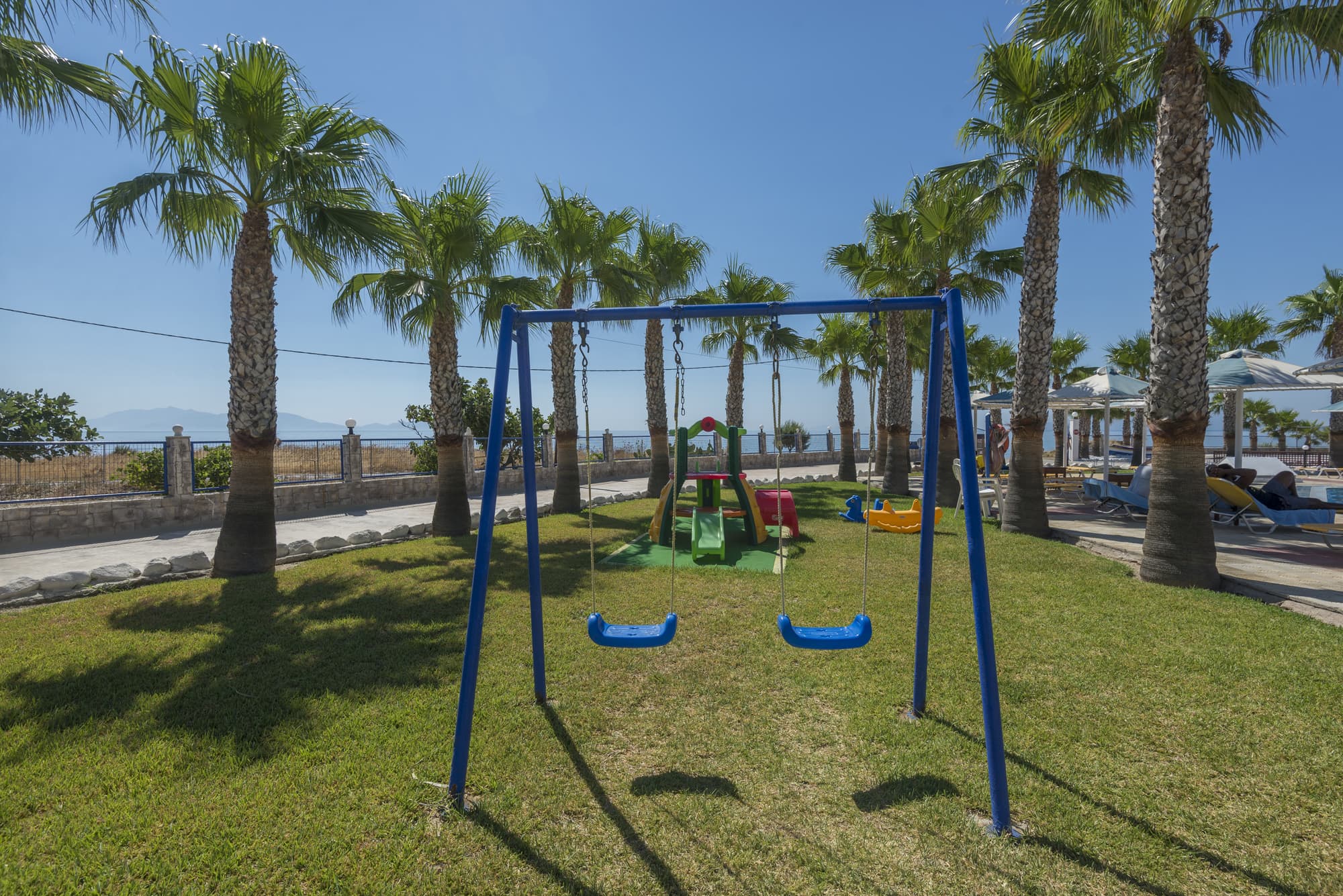 Mammis Beach, Sports and Entertainment