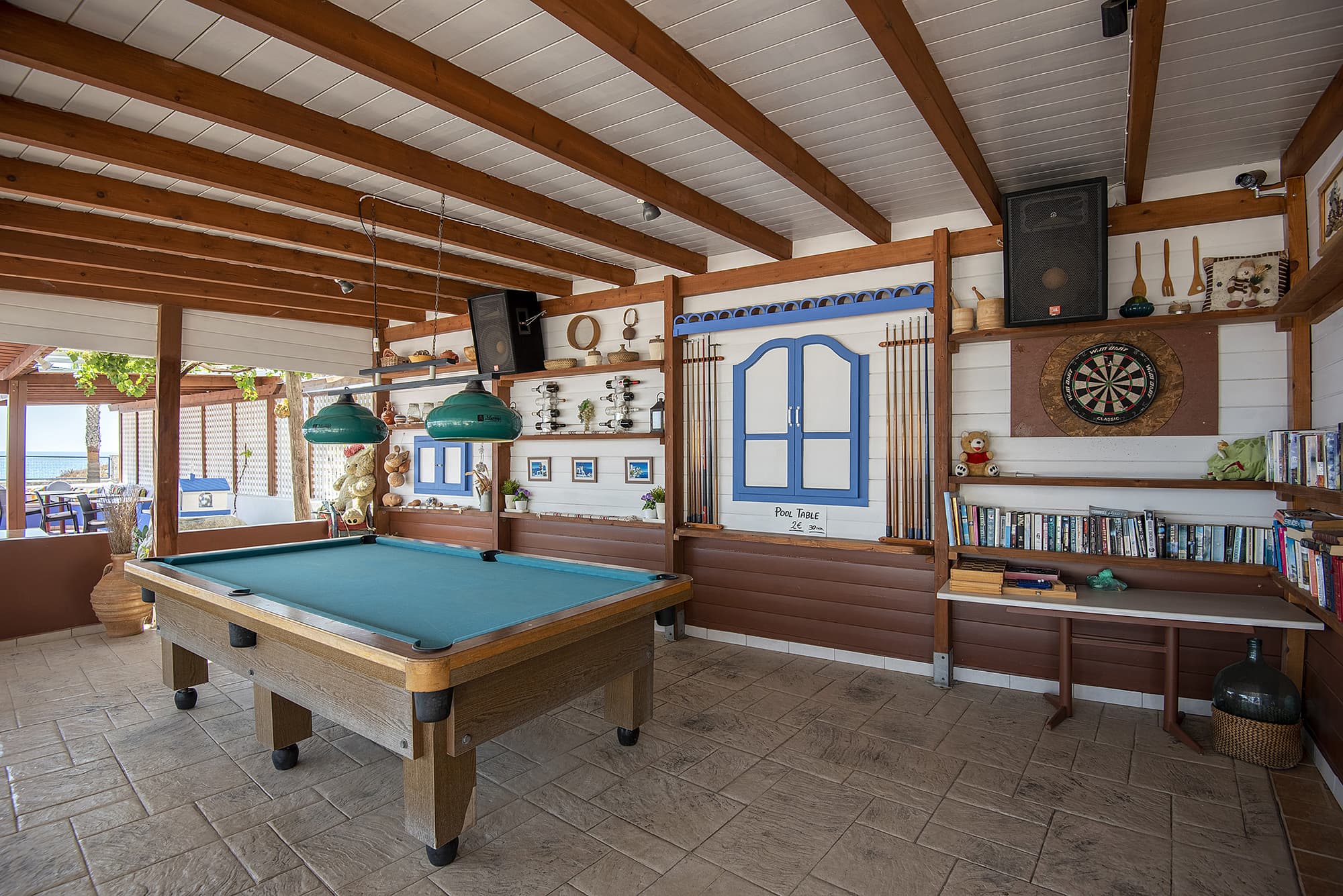 Mammis Beach, Sports and Entertainment