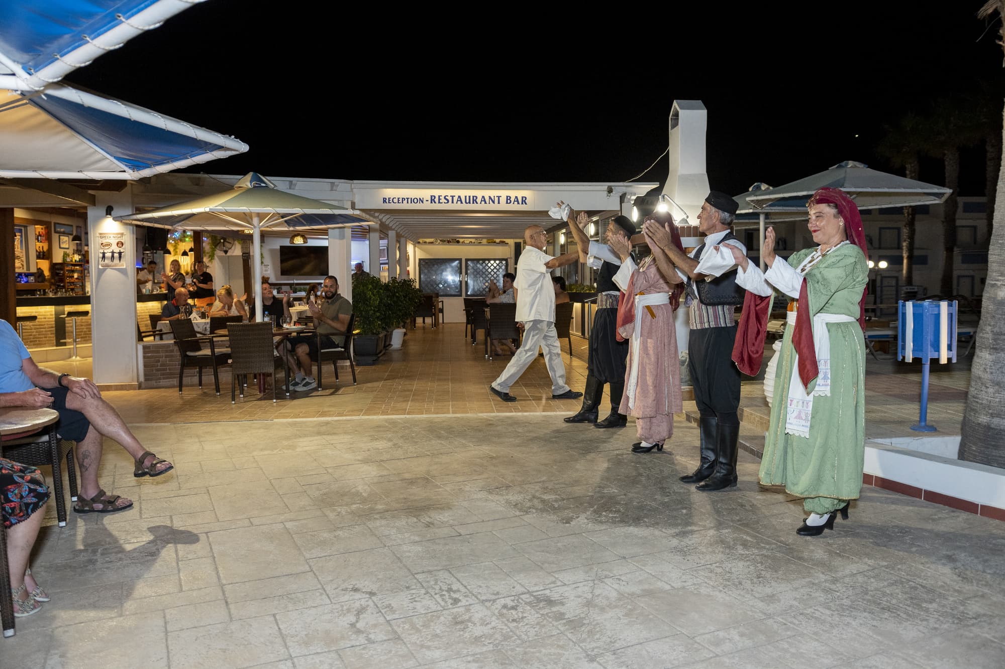 Mammis Beach, Sports and Entertainment