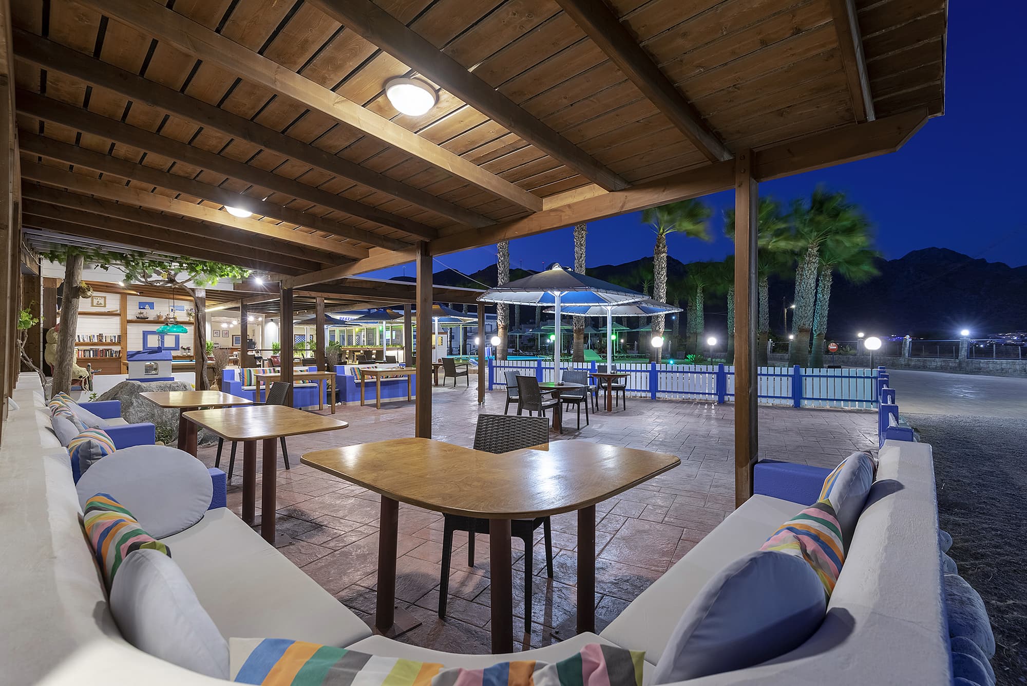 Mammis Beach, Restaurant