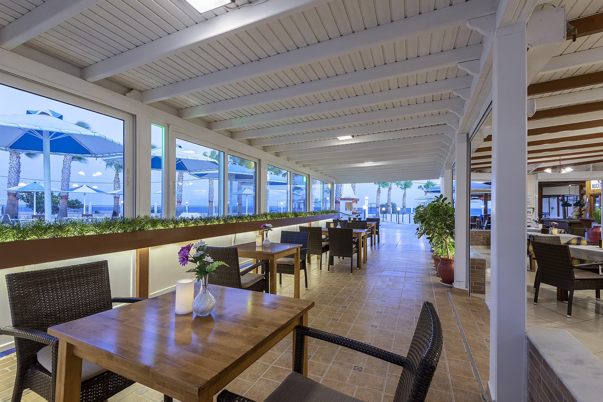 Mammis Beach, Restaurant