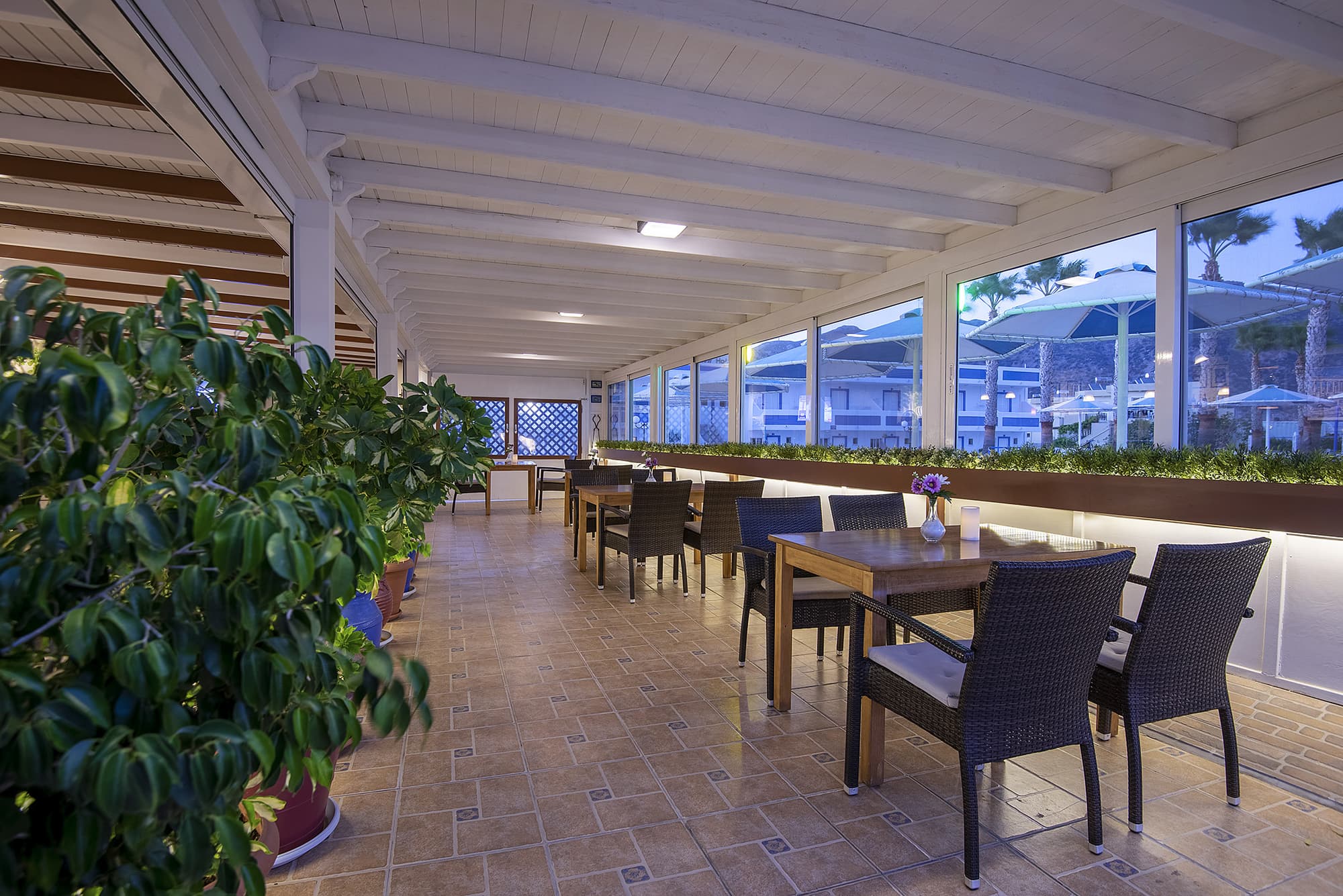 Mammis Beach, Restaurant