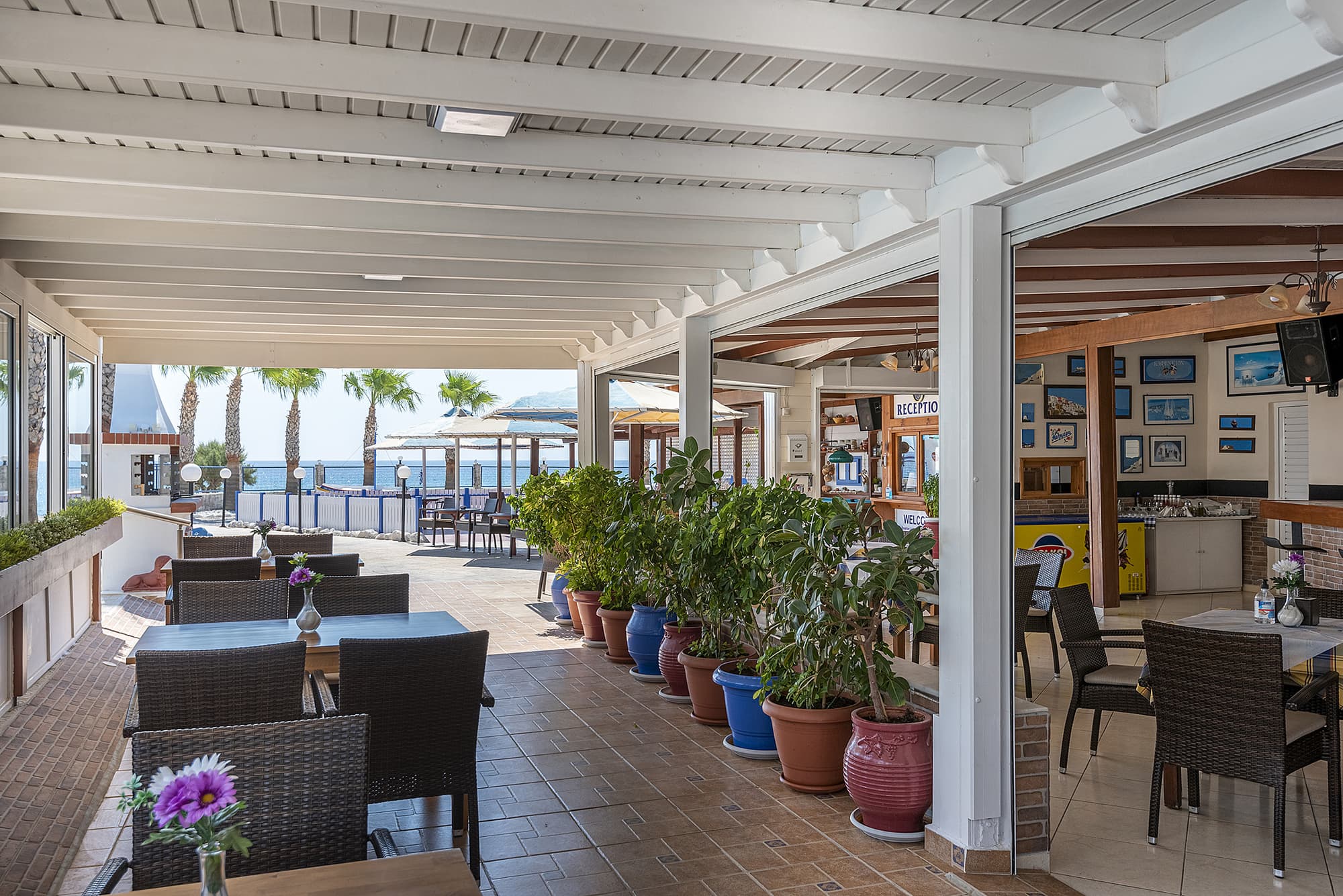 Mammis Beach, Restaurant