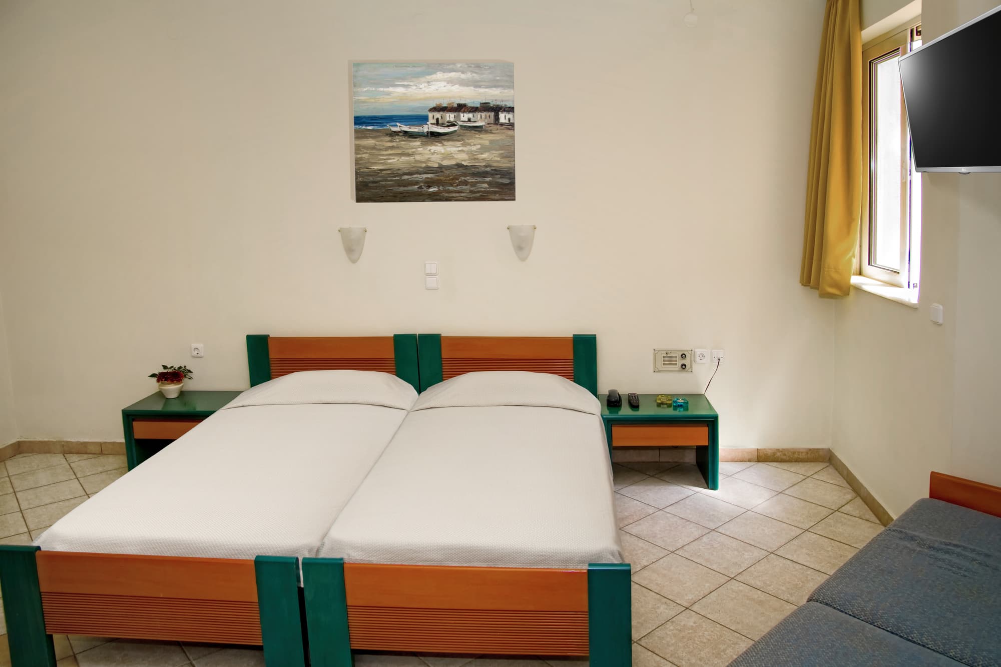 Papadakis Apartments, Room