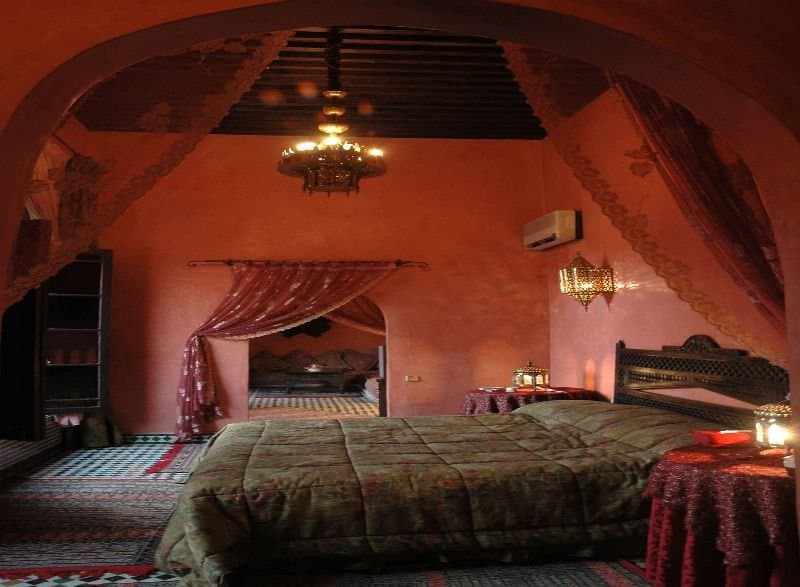 Dar Anebar, Room