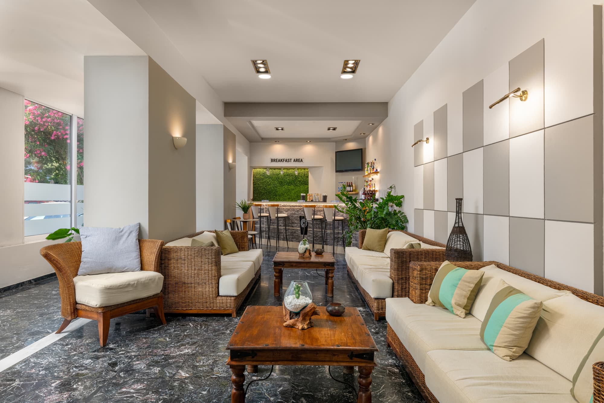 City Plus Rhodes Hotel, Bar