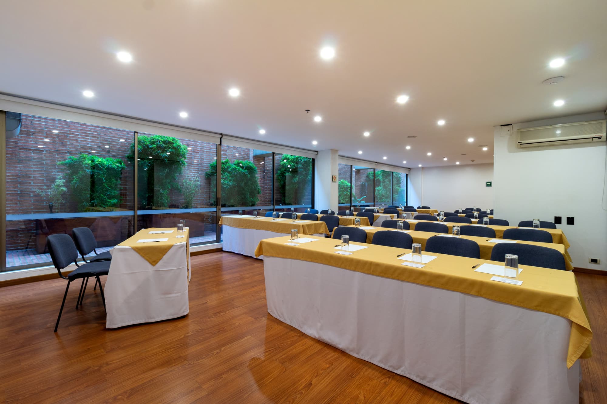 Hotel Madisson Inn Luxury By Geh Suites, Conferences