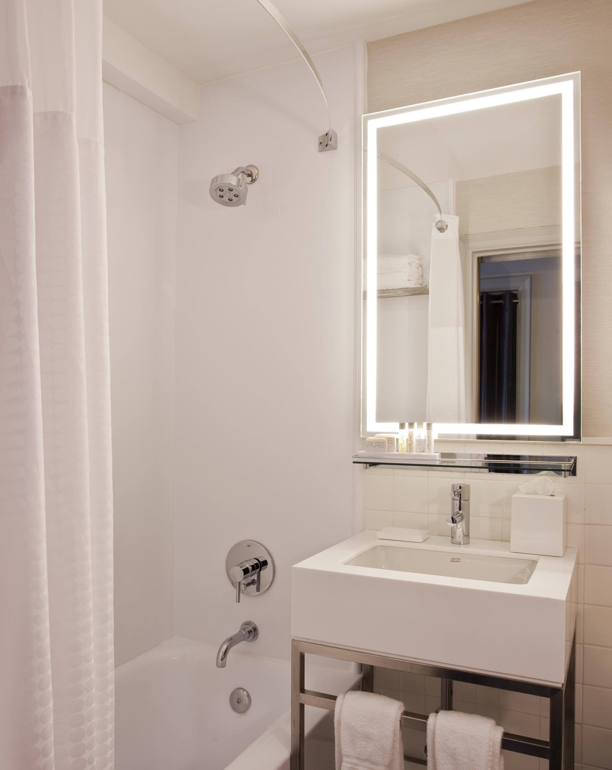 Row Nyc, General view