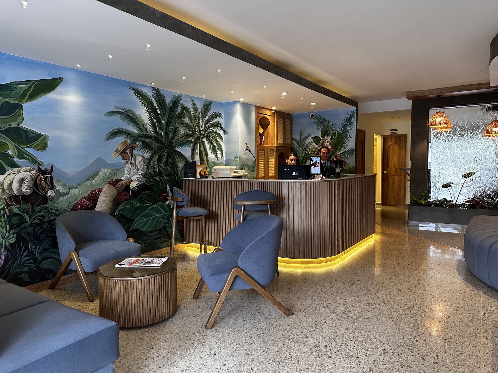 Hotel Aparta Suite Torre Poblado, Lobby