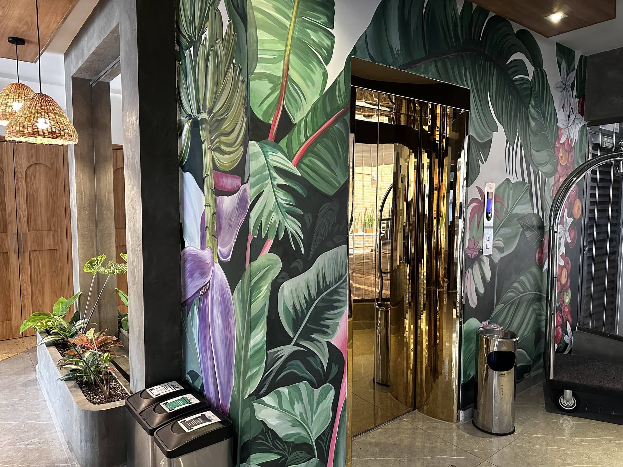 Hotel Aparta Suite Torre Poblado, Lobby