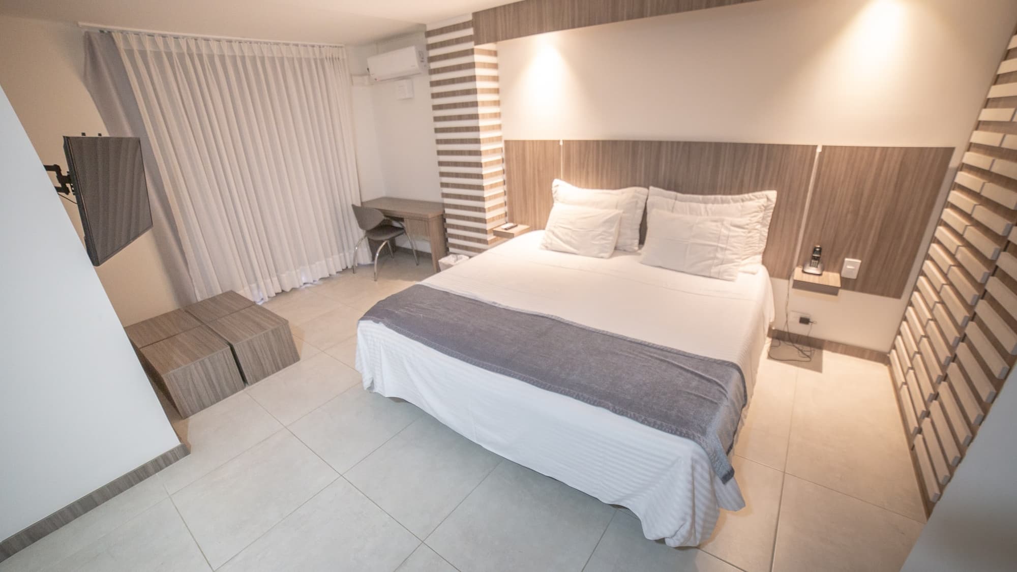 Hotel Aparta Suite Torre Poblado, Room