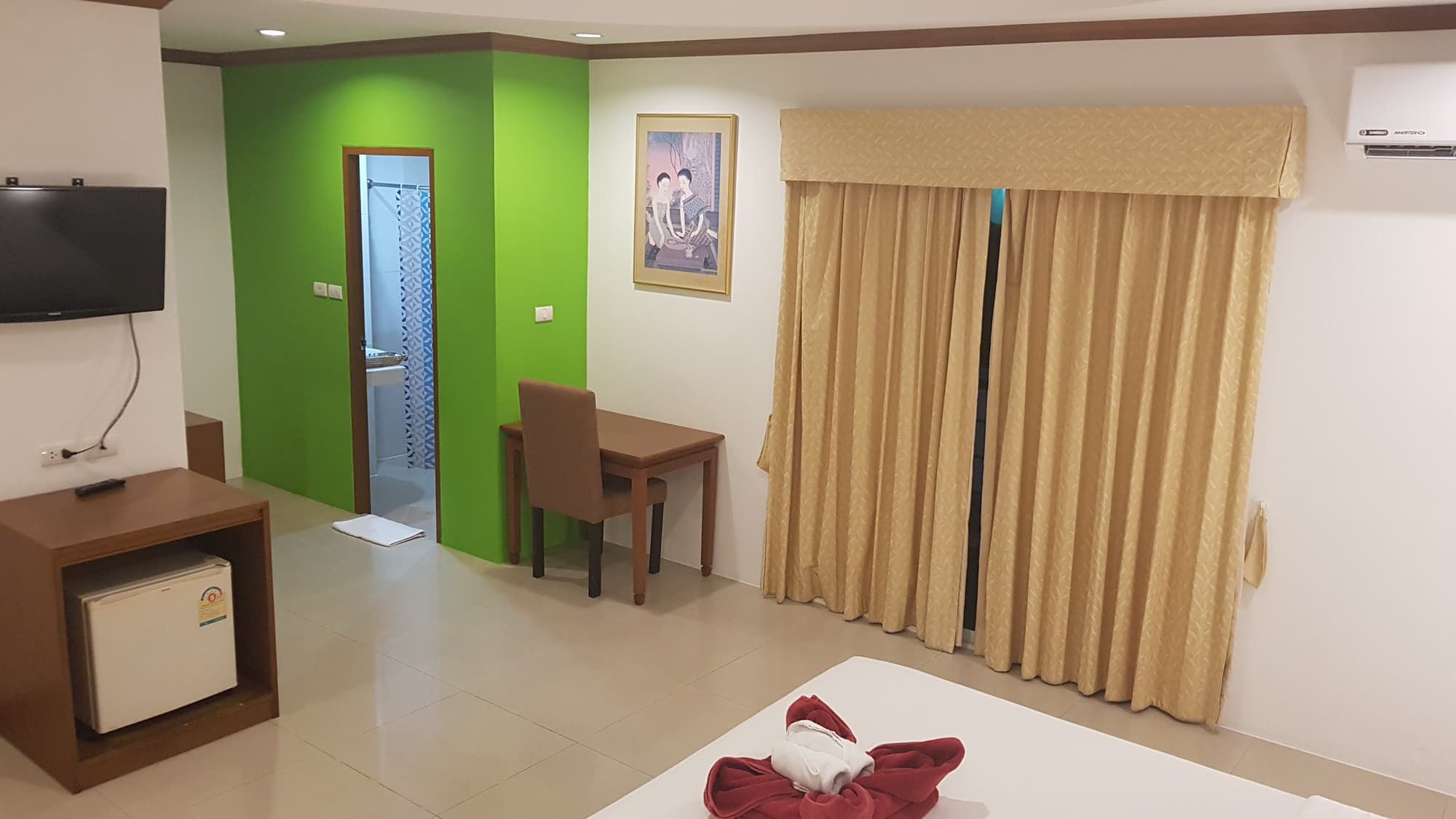 MVC Patong House, Room