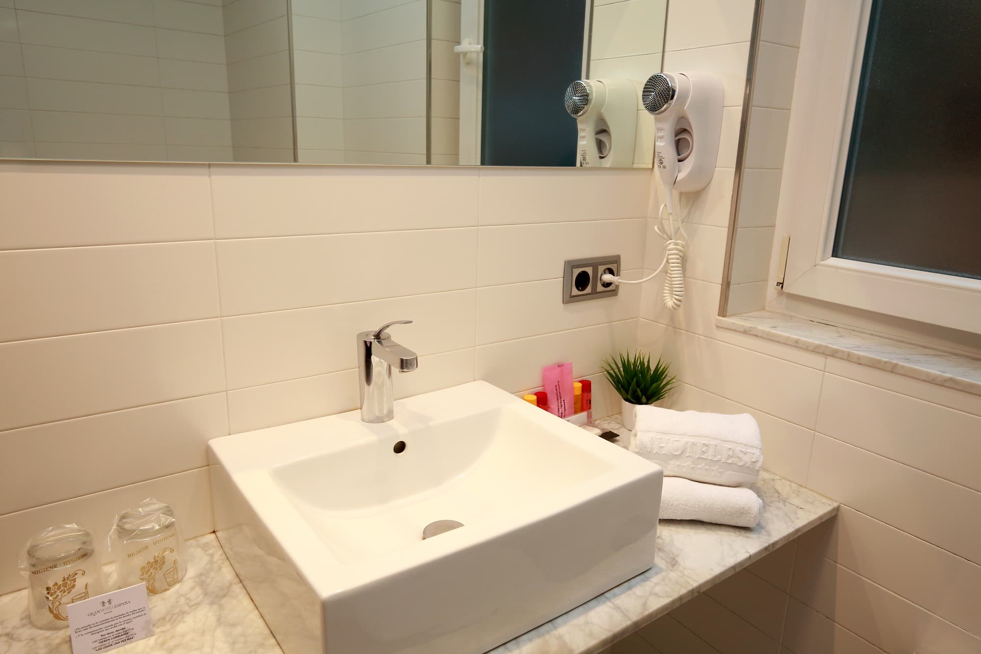 Gran Hotel España, Room