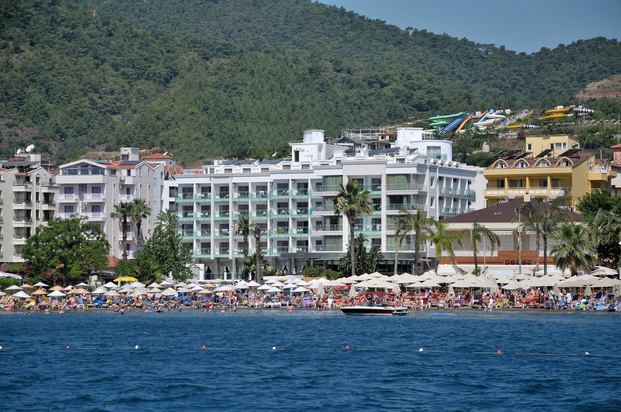 Blue Bay Platinum Hotel, Beach