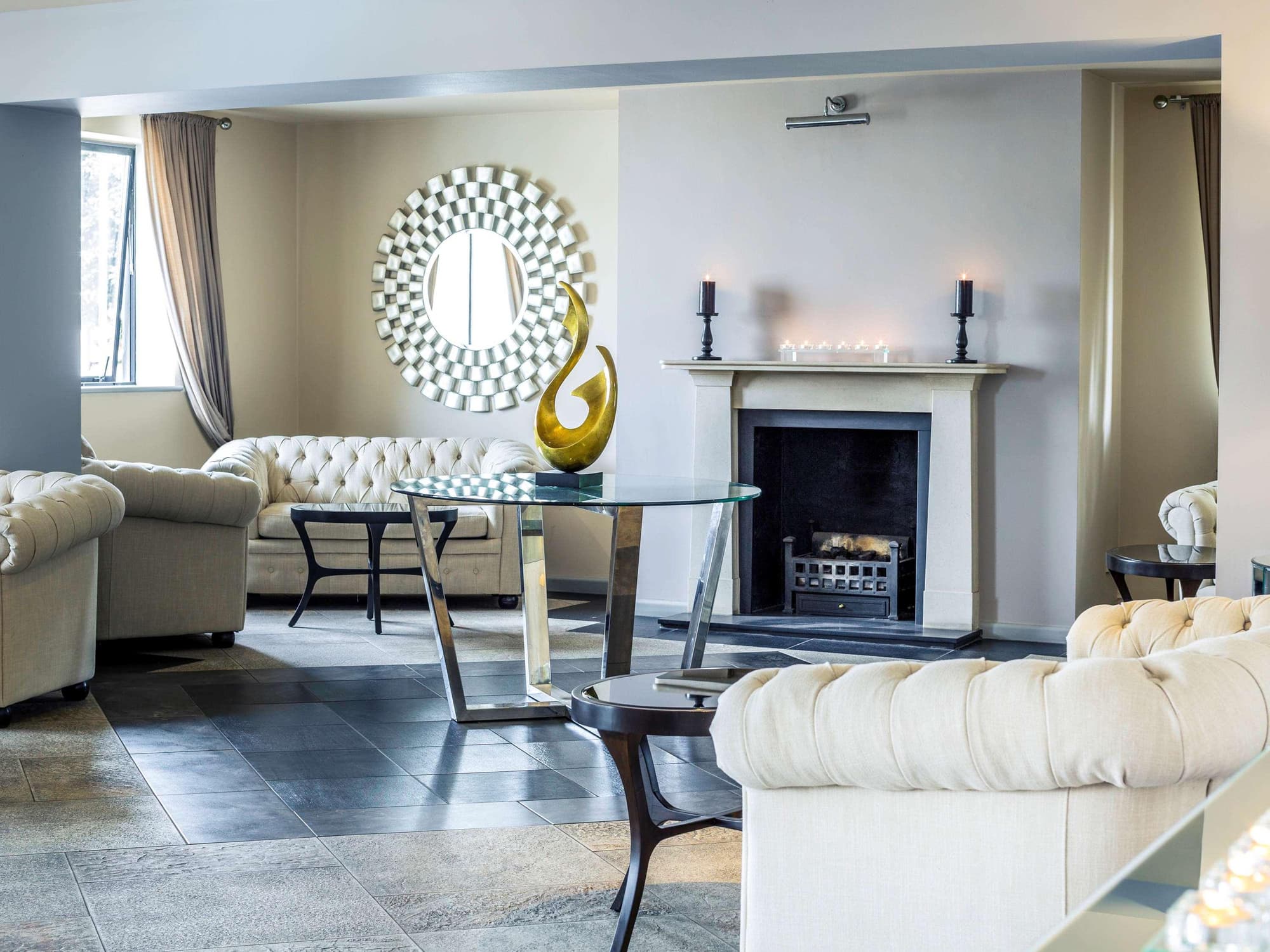 Barons Court Hotel, General view