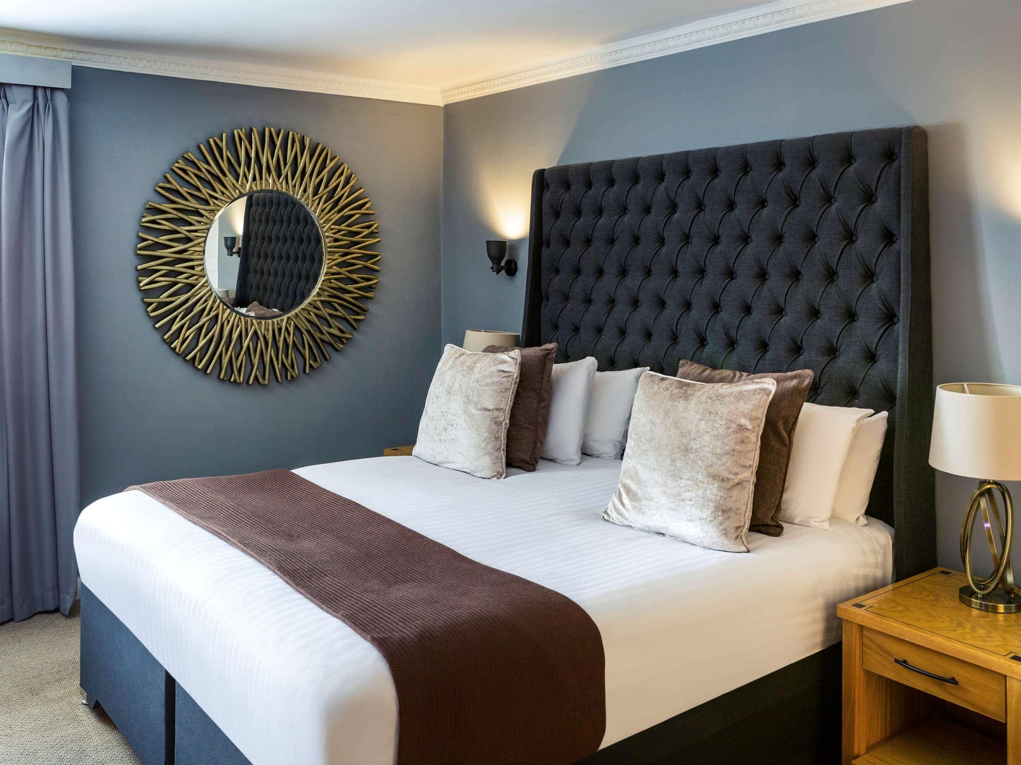 Barons Court Hotel, Room