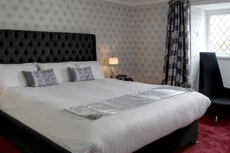 Barons Court Hotel, Room