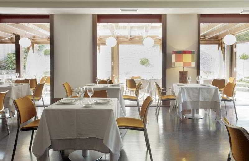 Rio Bidasoa, Restaurant