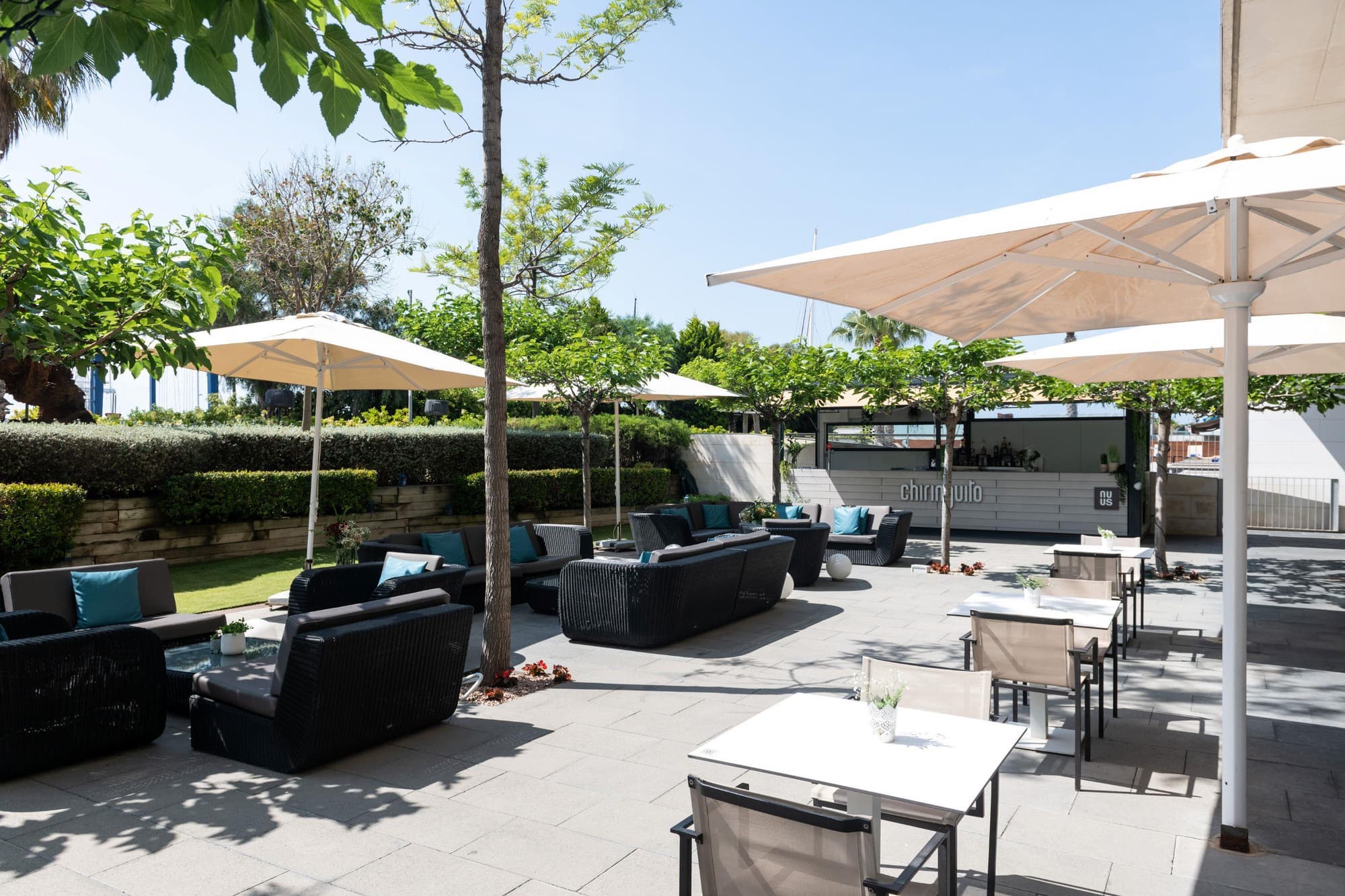 Atenea Port Barcelona Mataro, Bar