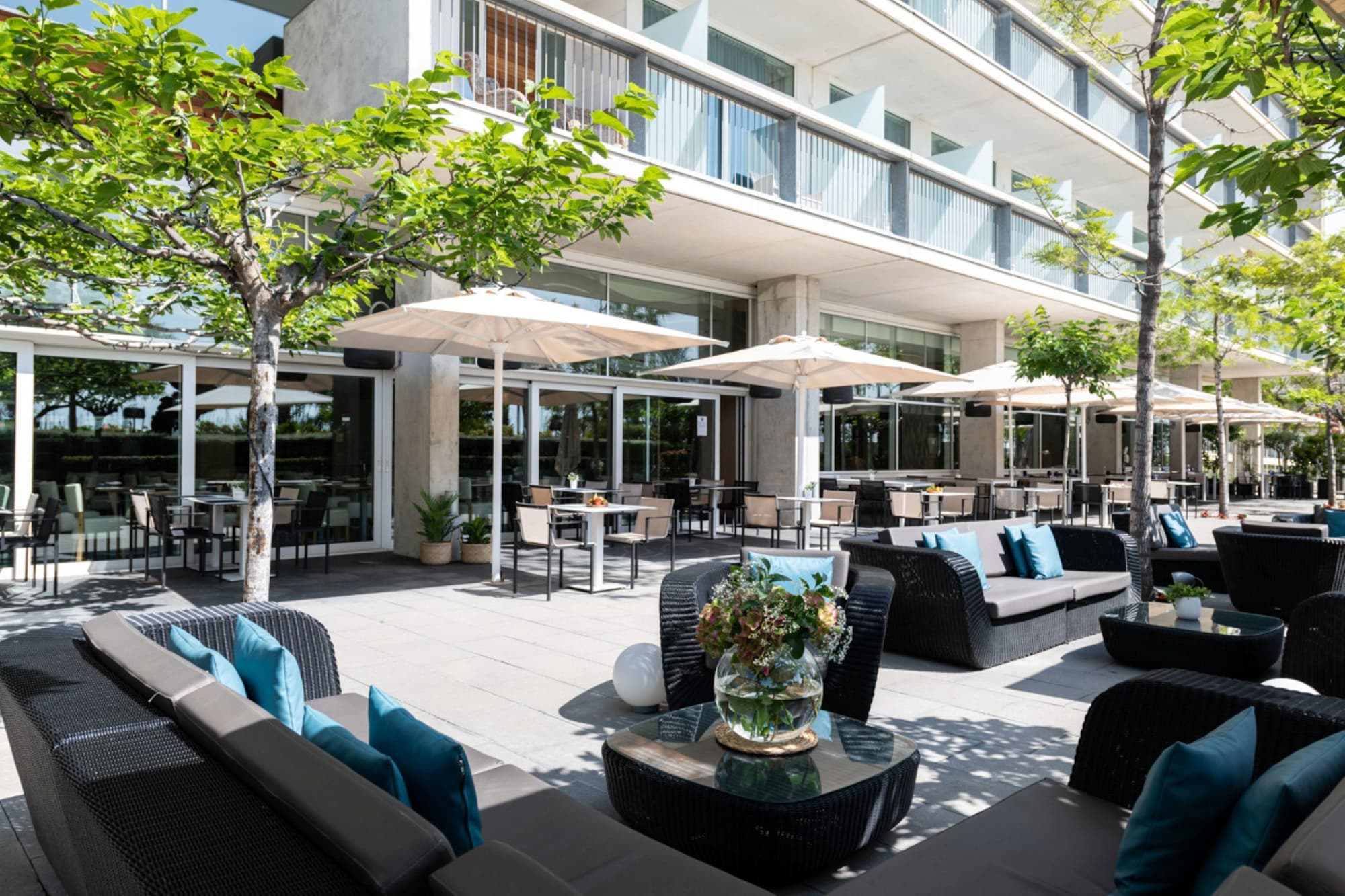 Atenea Port Barcelona Mataro, Bar