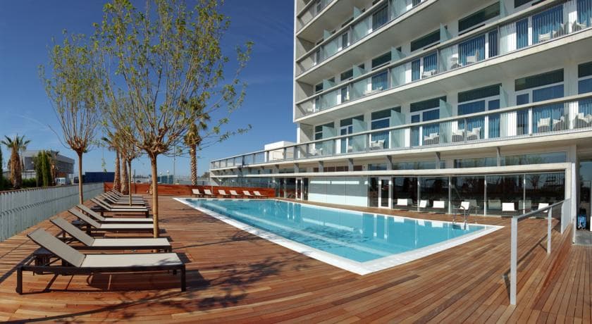 Atenea Port Barcelona Mataro, Pool