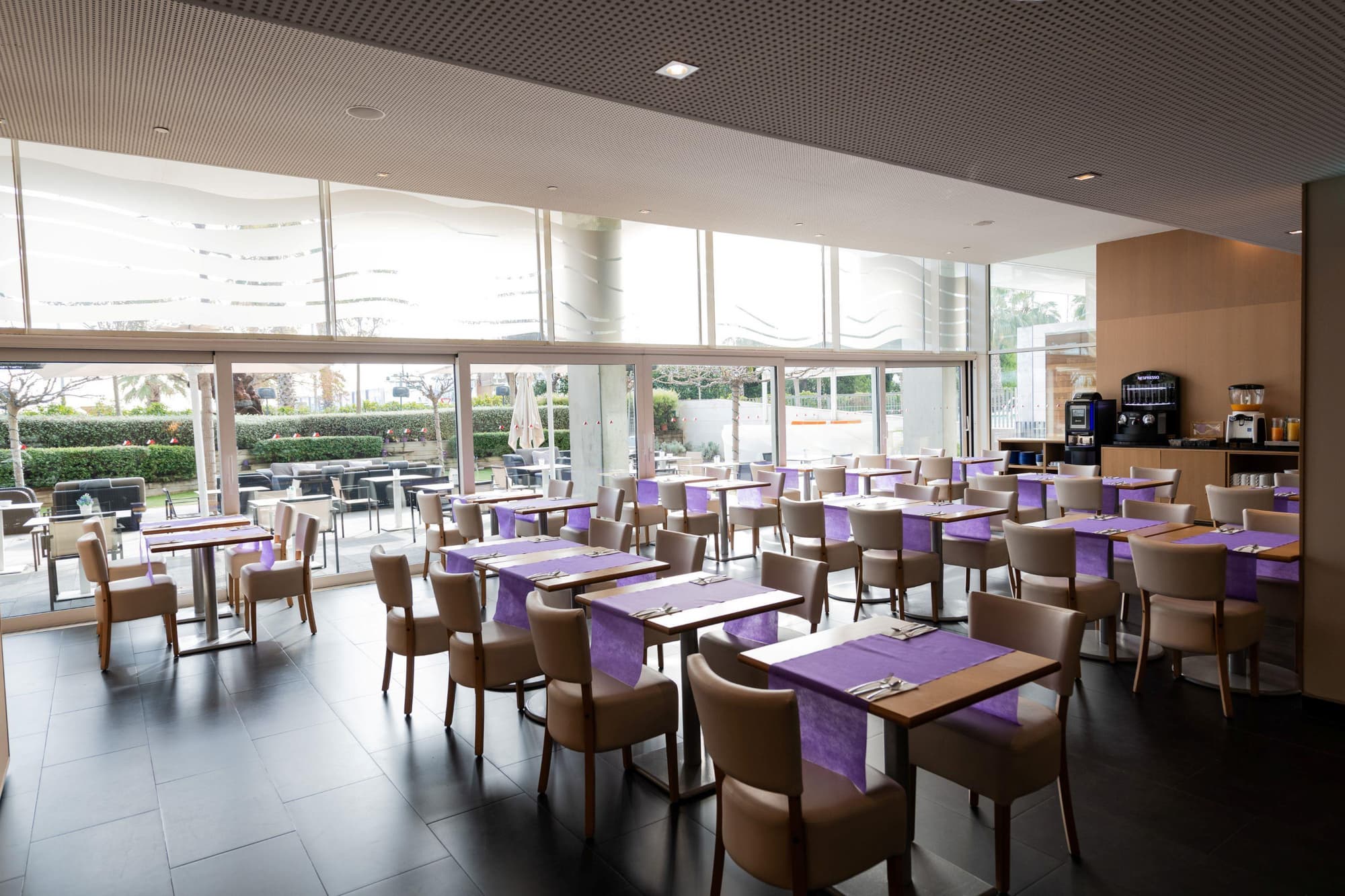 Atenea Port Barcelona Mataro, Restaurant