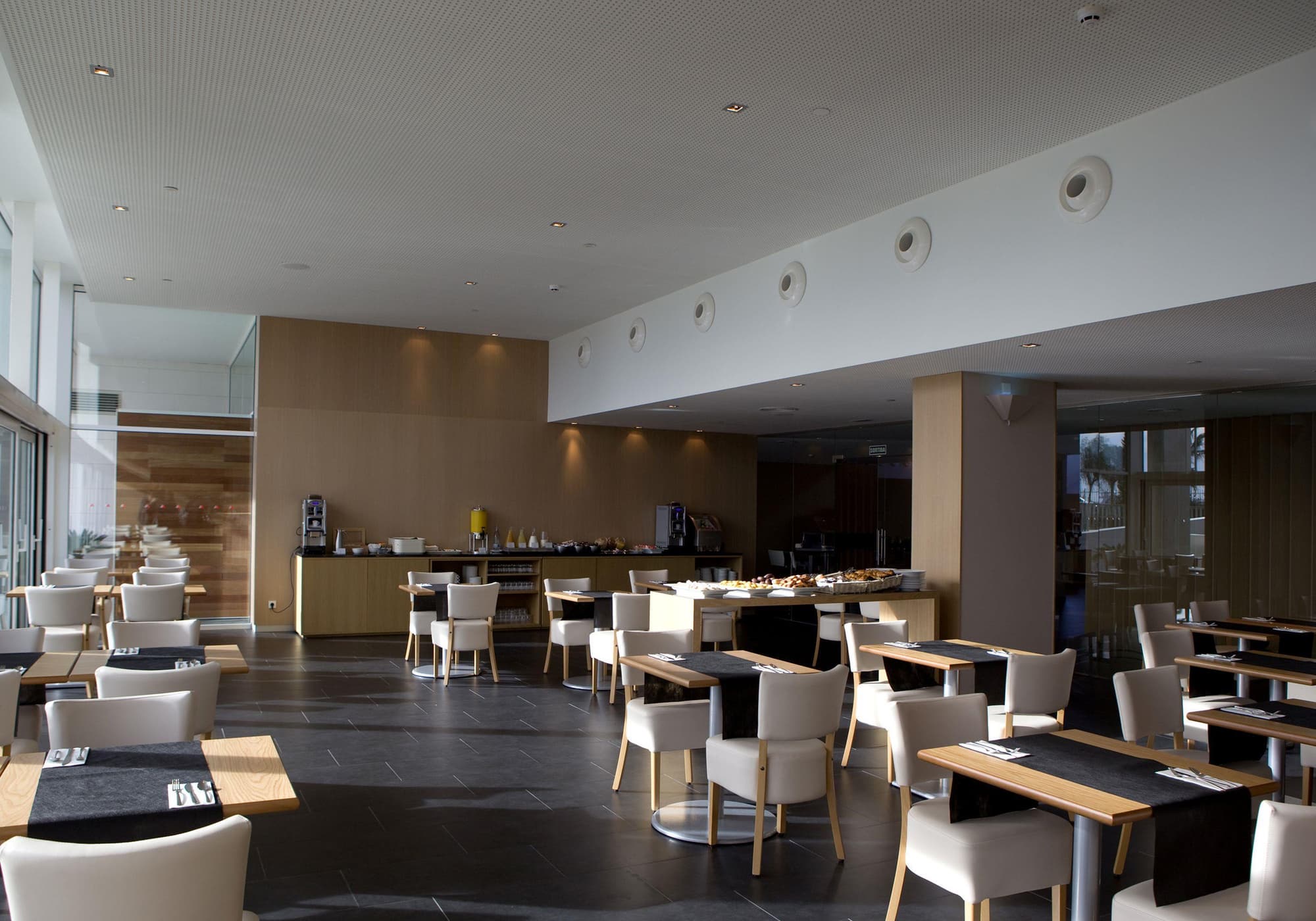 Atenea Port Barcelona Mataro, Restaurant