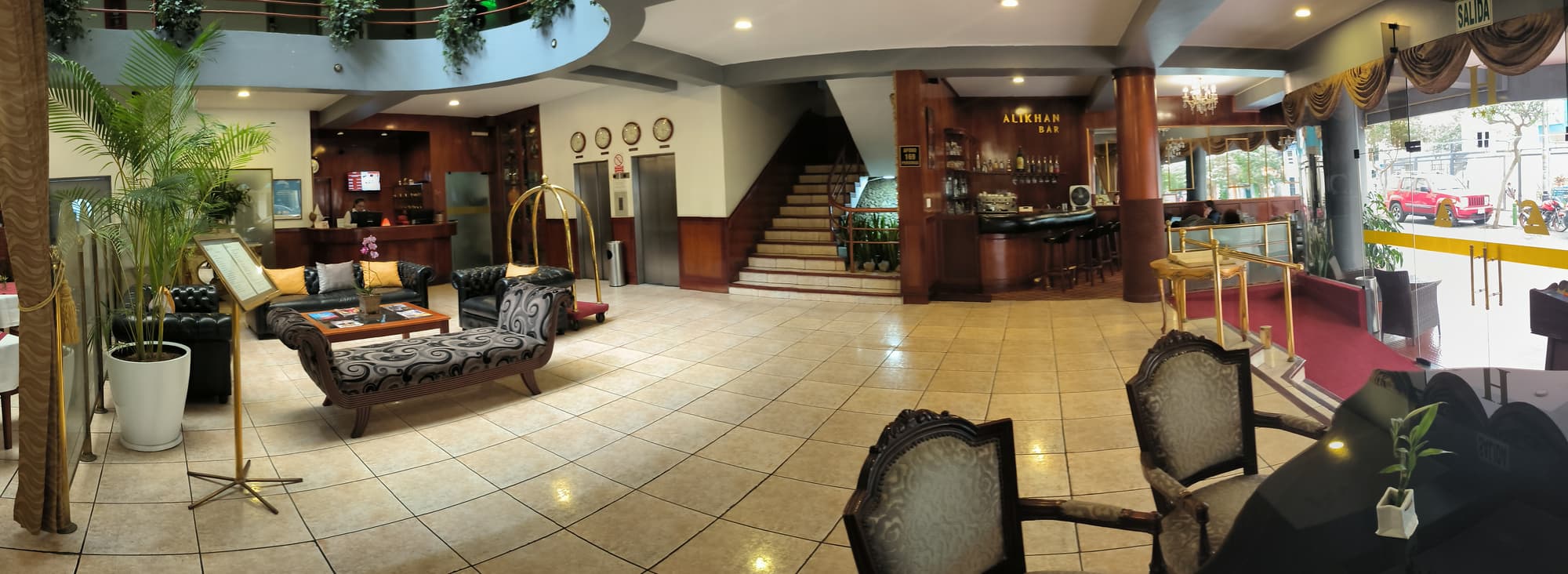 Faraona Grand Hotel, Lobby