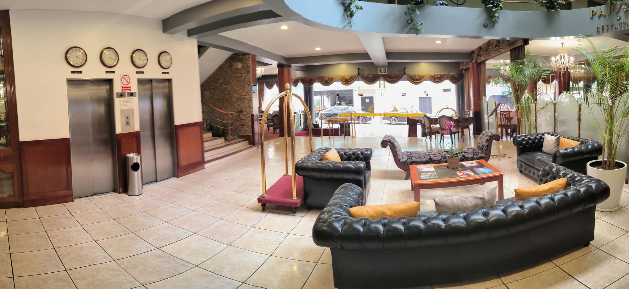 Faraona Grand Hotel, Lobby