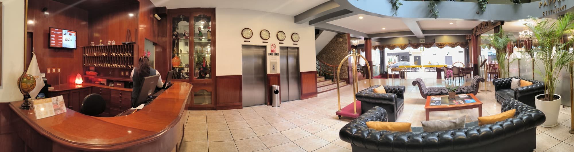 Faraona Grand Hotel, Lobby