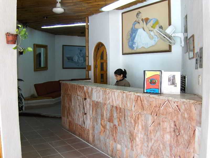 Alux Cancun, Lobby